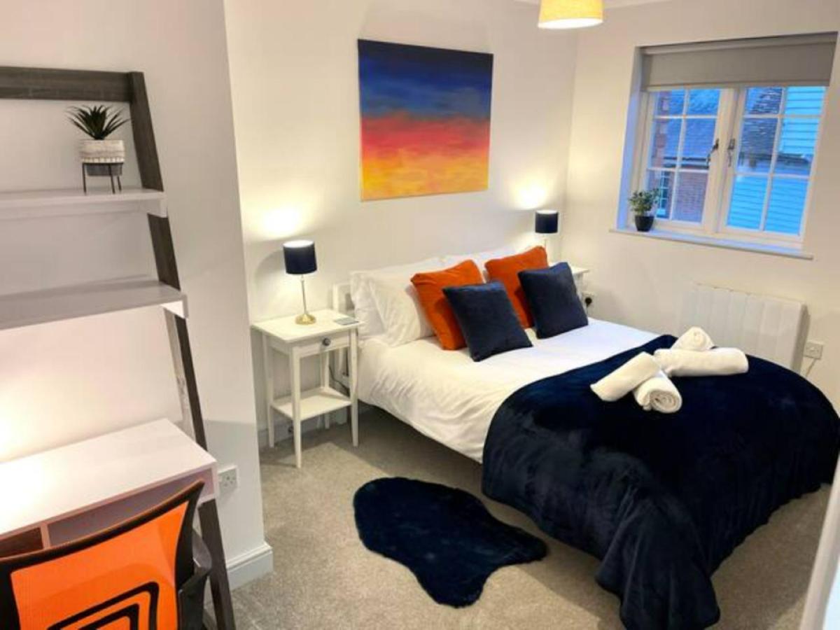 Bright & Cosy One Bedroom Apartment - 2 Beds - Perfect Base In บิชอป สตอร์ทฟอร์ด ภายนอก รูปภาพ