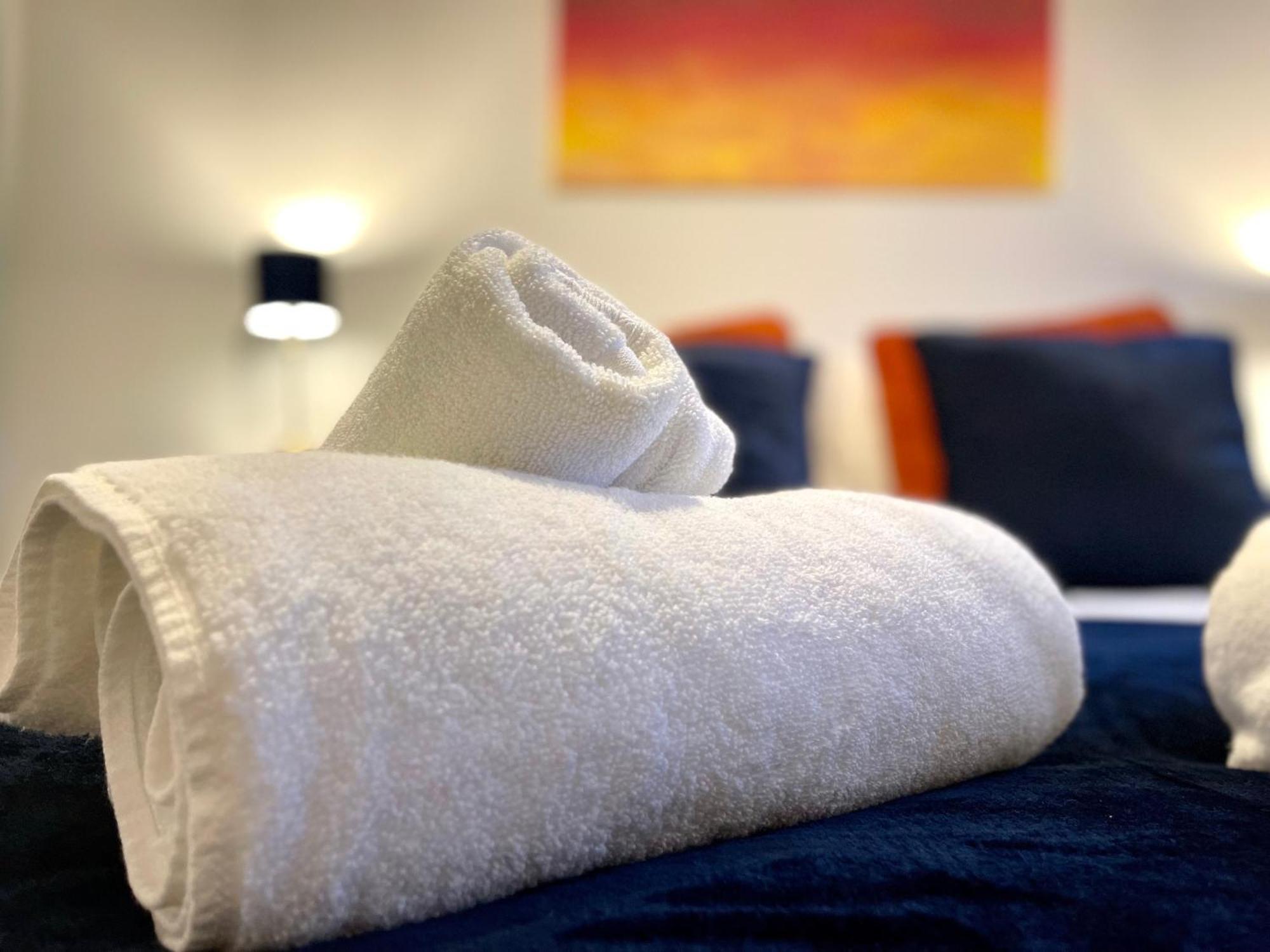 Bright & Cosy One Bedroom Apartment - 2 Beds - Perfect Base In บิชอป สตอร์ทฟอร์ด ภายนอก รูปภาพ